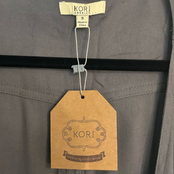 NWT Kori America Womens Waterfall Gray Vest Adjustable Size Small Rayon Pockets - Picture 3 of 7